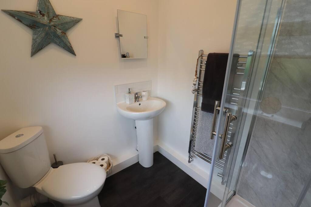 Cosy Two Bedroom First Floor Apartment Бирмингем Экстерьер фото